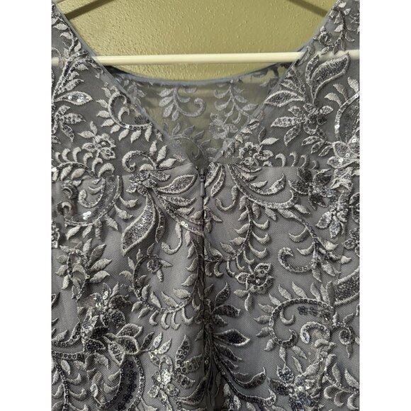 Oleg Cassini Elegant Embroidered Gown Size 12 Sequined Formal Wedding Designer - Picture 10 of 11